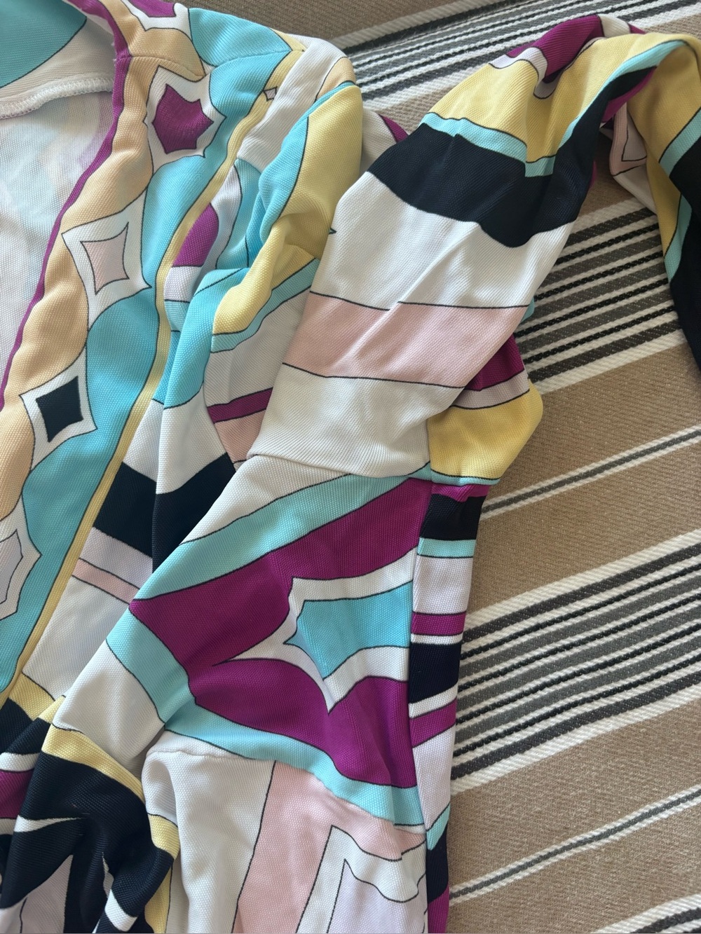 Emilio Pucci Long Sleeve V-Neck Top in Teal, Pink, Yellow, Black - Picture 4 of 9